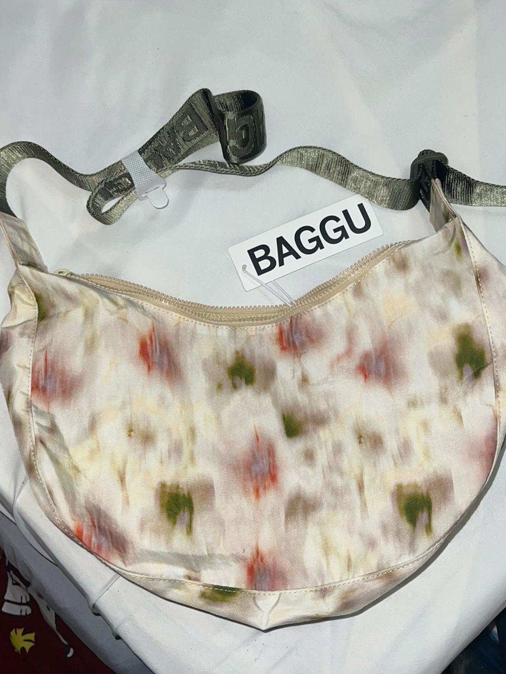 BAGGU Medium Crescent Bag